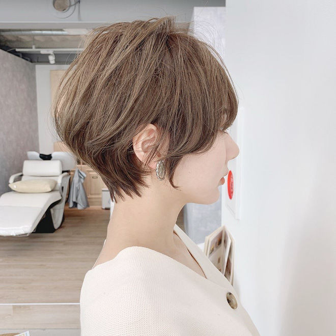 Phụ nữ 40 tuổi với tóc bob layer kết hợp mái dài thanh lịch