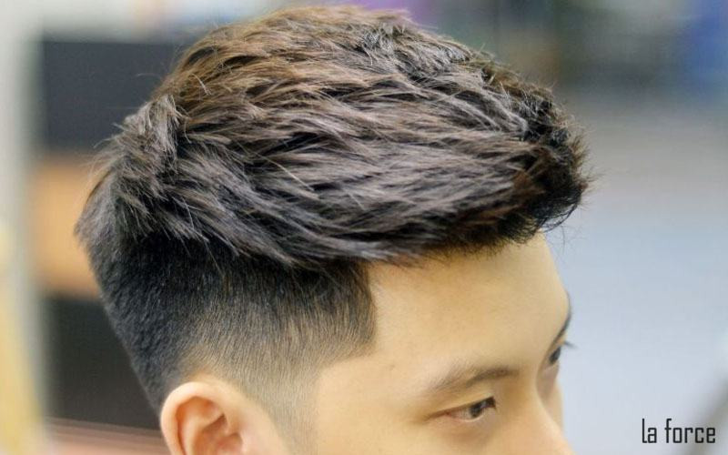 Short Quiff trẻ trung, kiểu tóc mùa hè cho nam mặt tròn