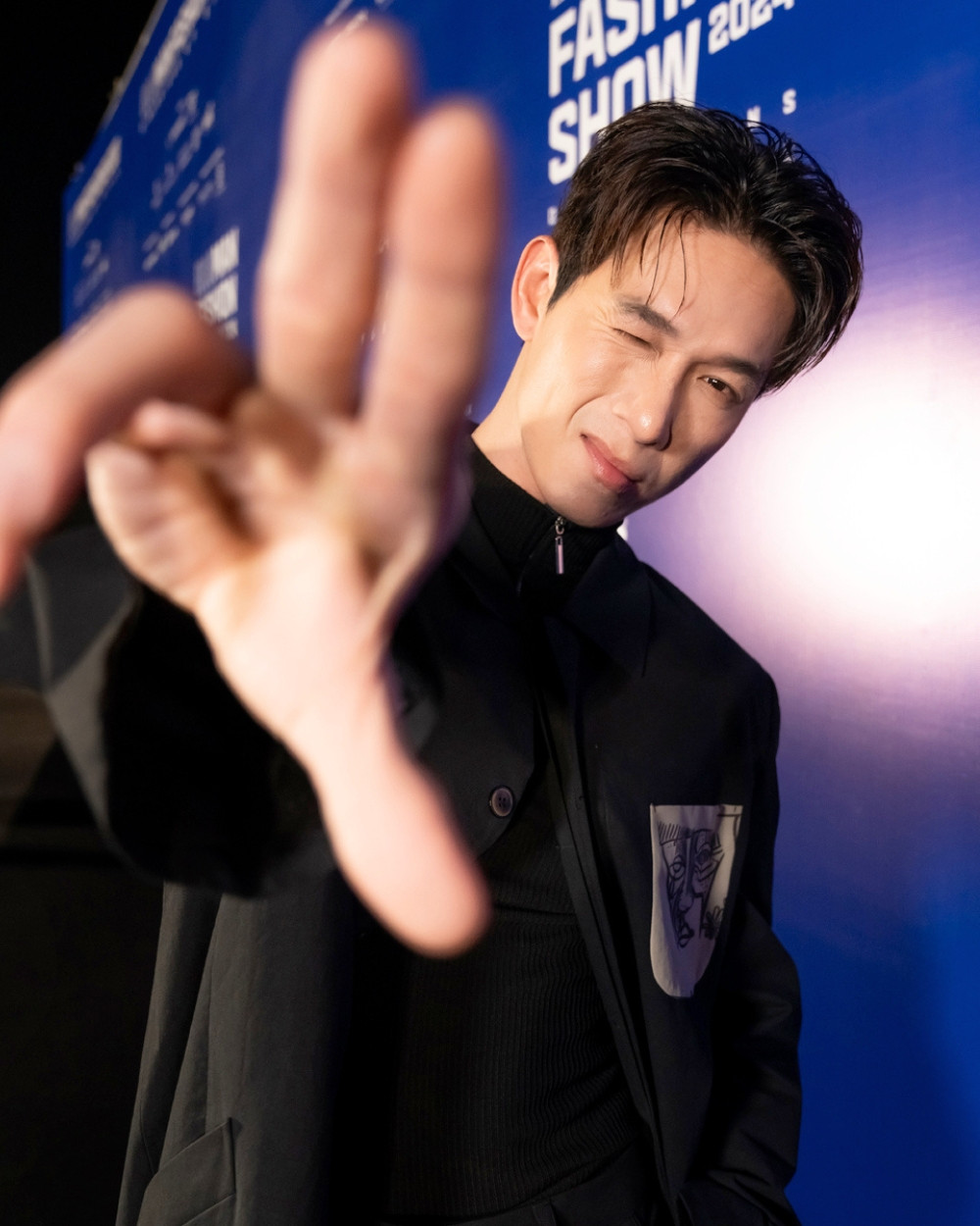 Song Luân điển trai với phong cách lãng tử tại sự kiện