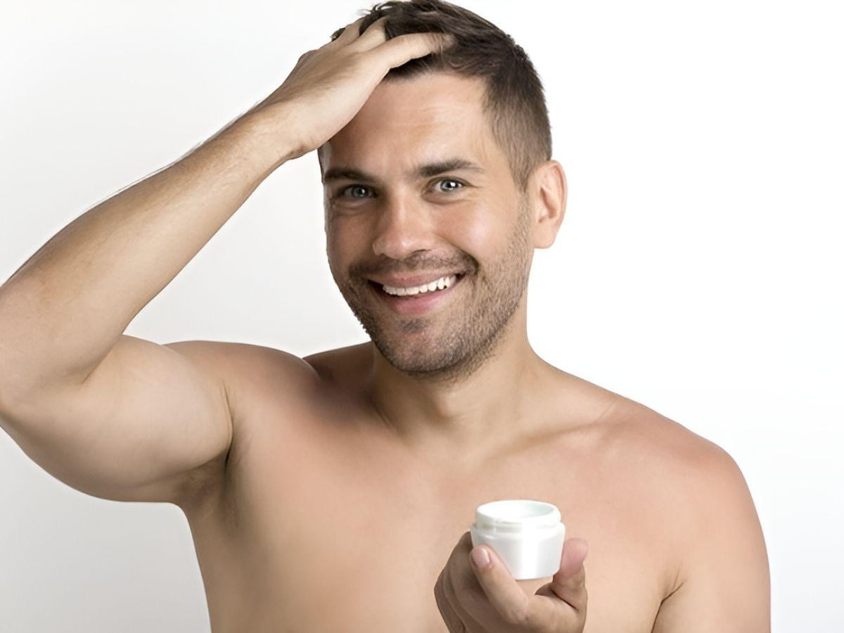 Sử dụng sản phẩm tạo kiểu tóc cứng phù hợp