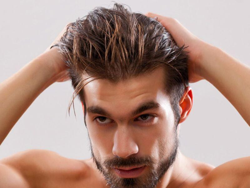 Thường xuyên gội đầu để giữ tóc sạch sẽ và không bị nhờn