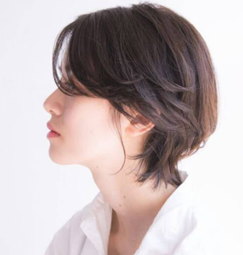Tóc bob layer uốn cụp nhẹ phần đuôi cho vẻ ngoài trẻ trung