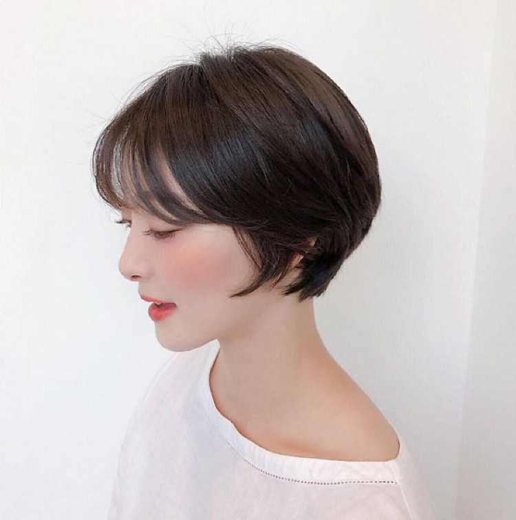 Tóc bob layer uốn xoăn cho mặt tròn