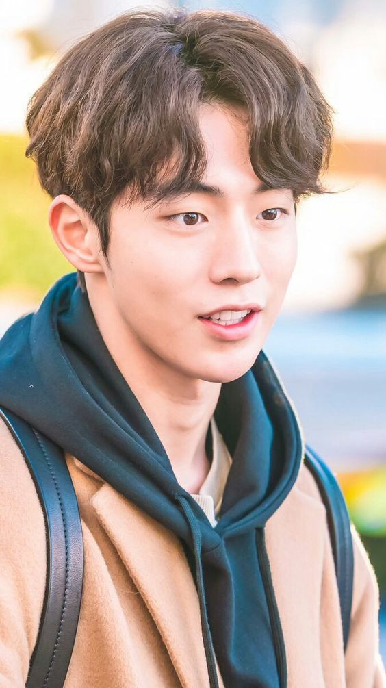 Tóc hai mái trẻ trung mang phong cách good boy