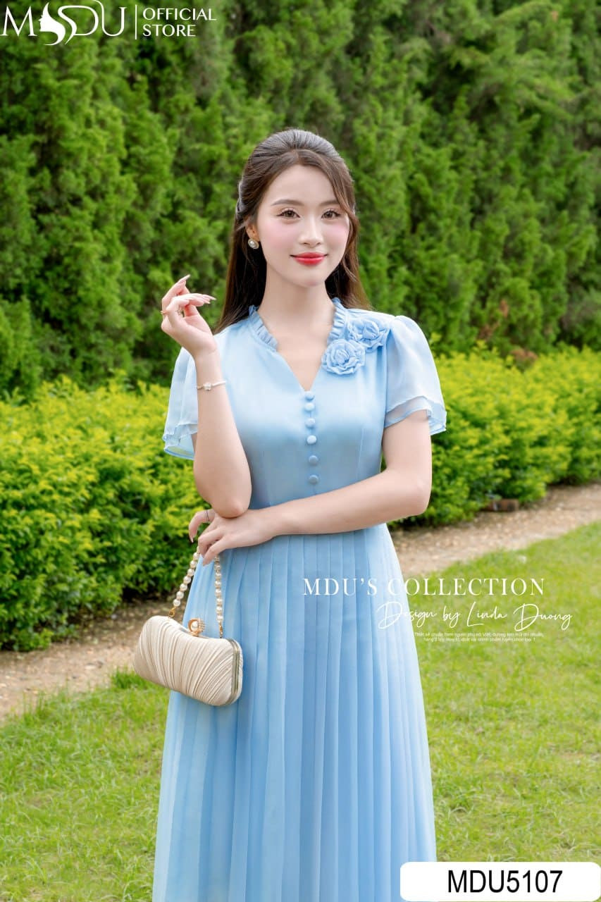 Tóc mái lệch quyến rũ kết hợp trang phục dạ hội