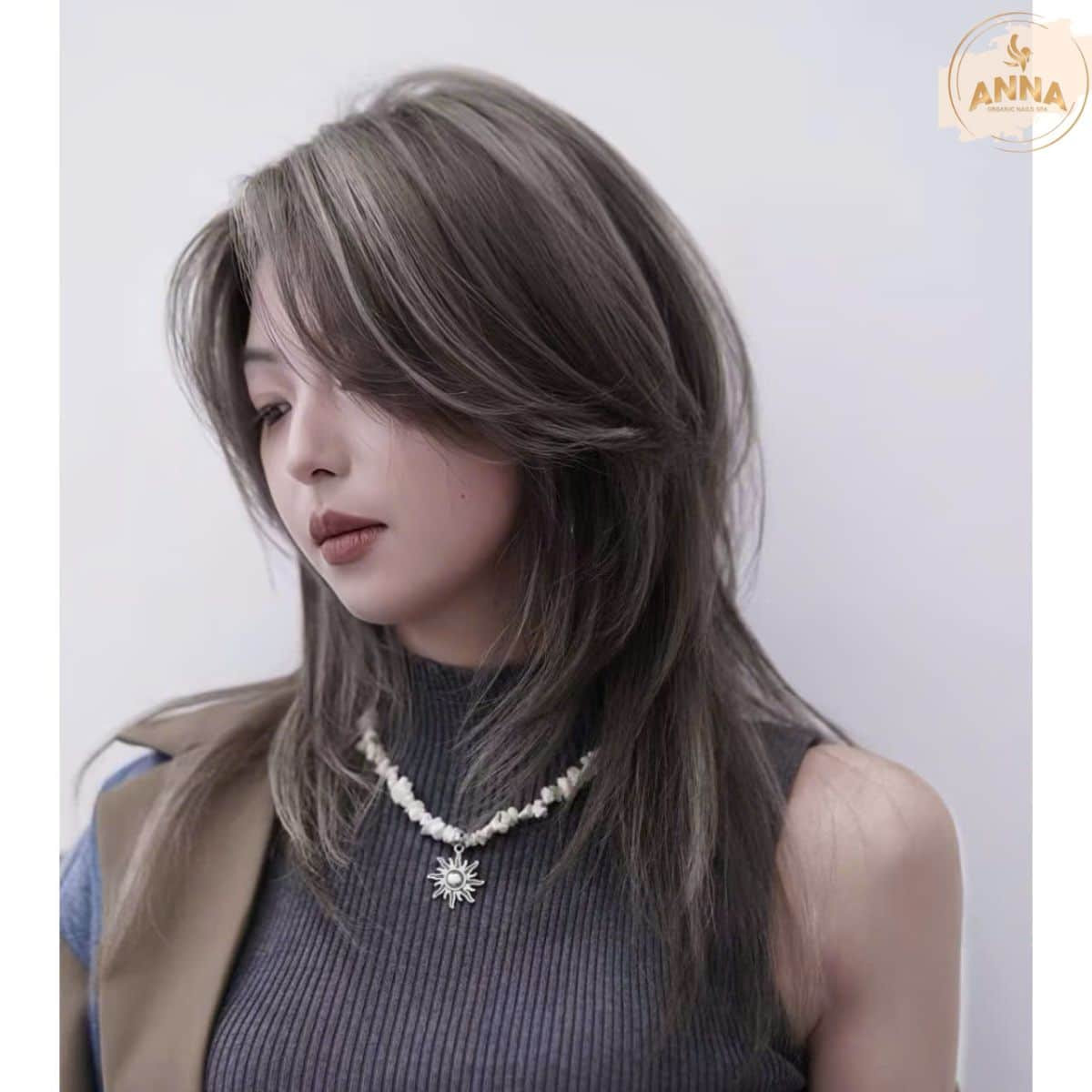 Tóc mullet với phần tóc sau dài tạo điểm nhấn cá tính và mạnh mẽ