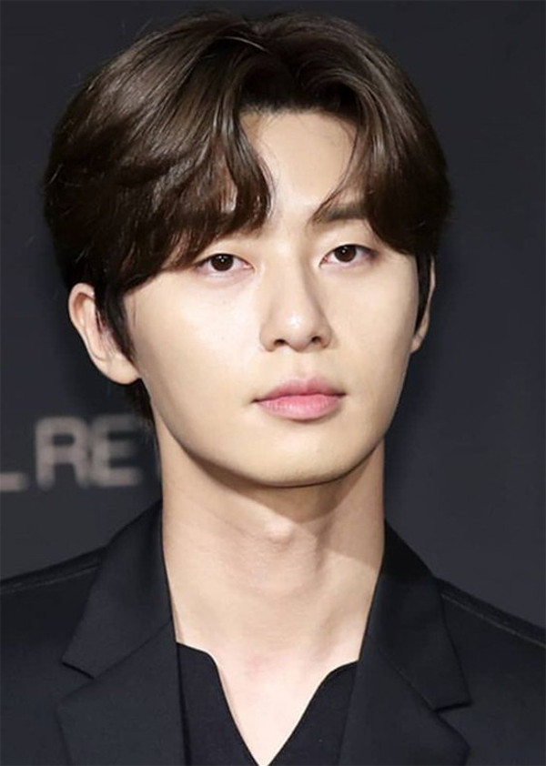 Tóc nam uốn bổ luống