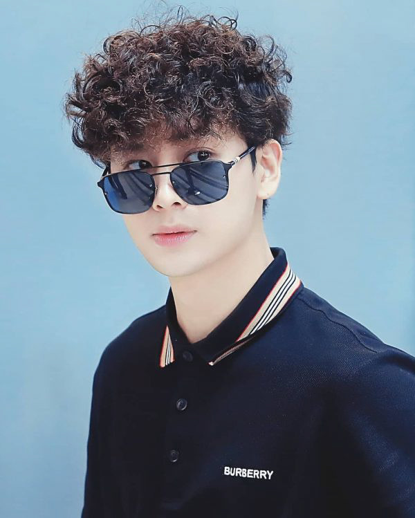 Tóc nam uốn xoăn tít