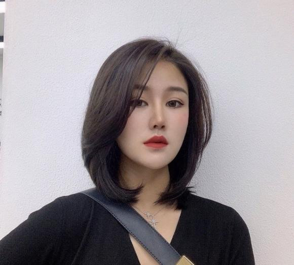 Tóc ngắn mái chéo thanh lịch, dễ dàng tạo kiểu hàng ngày