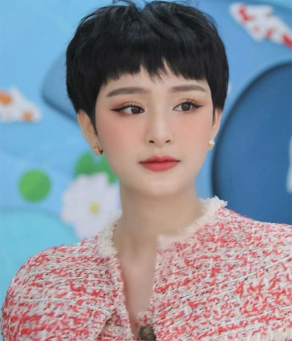 Tóc ngắn pixie mái bằng trẻ trung