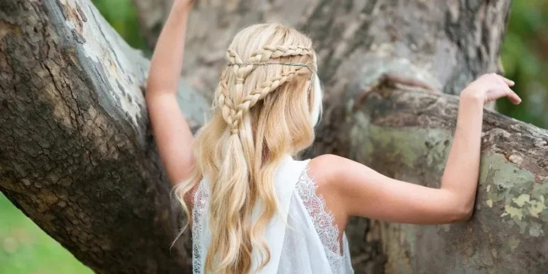 Tóc ngắn tết lơi Boho dự tiệc