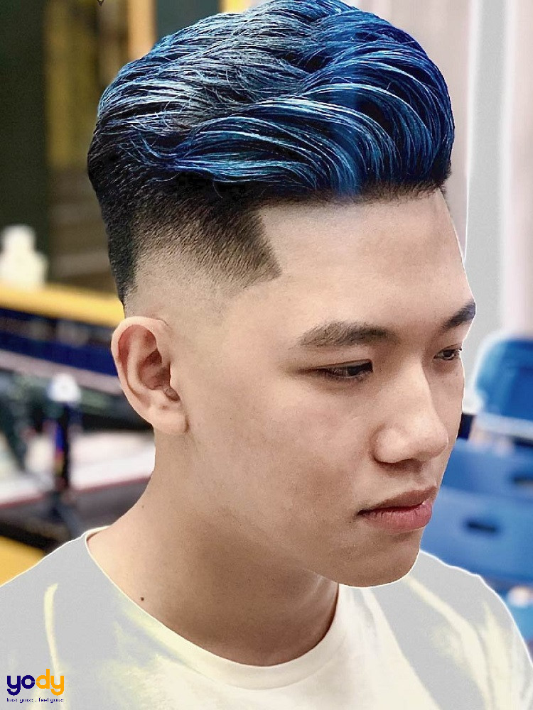 Tóc Undercut vuốt dựng năng động cho học sinh nam cấp 2