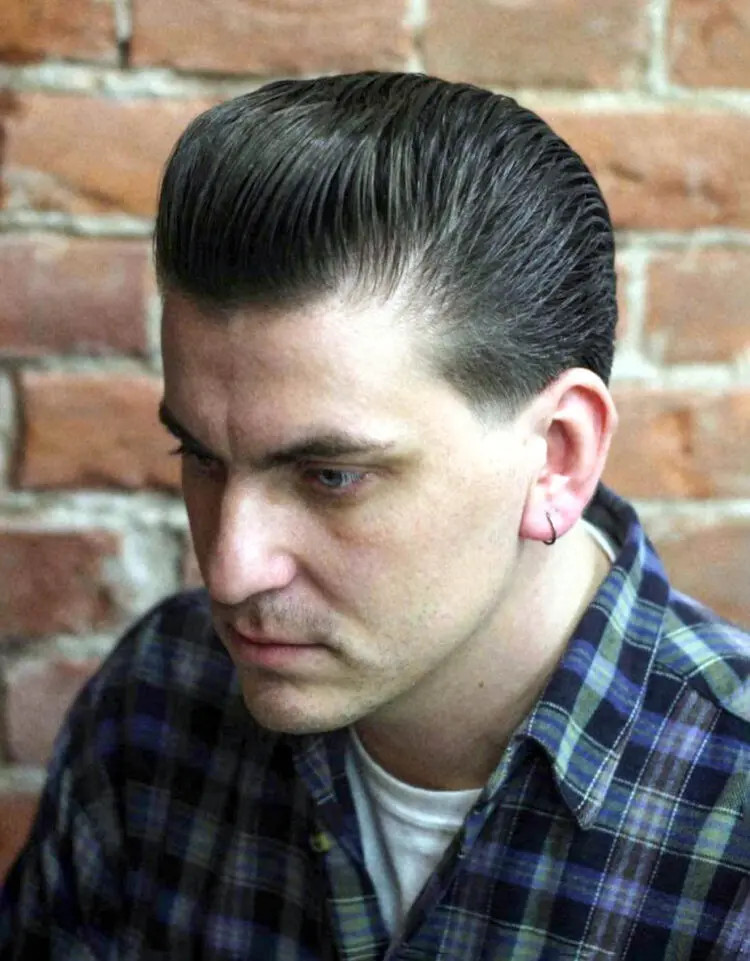 Tóc vuốt ngược cổ điển cho tóc mỏng