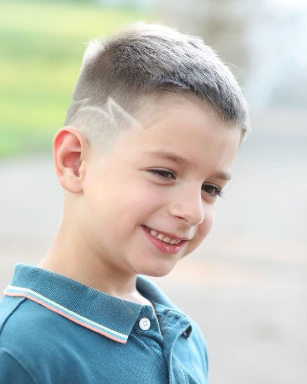 Undercut gọn gàng cho bé trai, kiểu tóc Hàn Quốc năng động