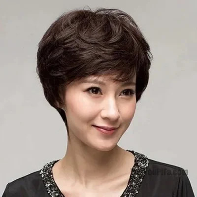 Uốn đuôi chữ C cho tóc ngắn trung niên