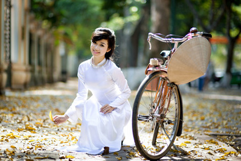 Vẻ đẹp thanh tao của phụ nữ Hà Nội xưa qua mái tóc mây bồng bềnh