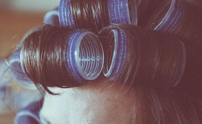 Bí quyết giữ nếp tóc ngắn không bị vểnh khi cuốn lô