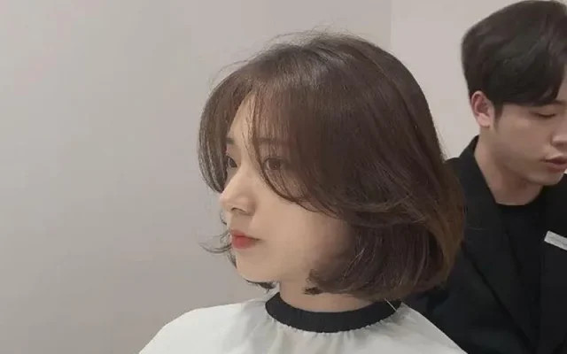 Kiểu tóc bob layer nữ ngắn uốn chữ C