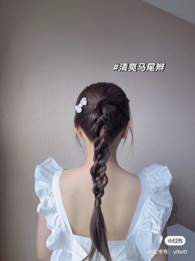 Mô tả ảnh: Kiểu tóc đuôi ngựa hiện đại và năng động