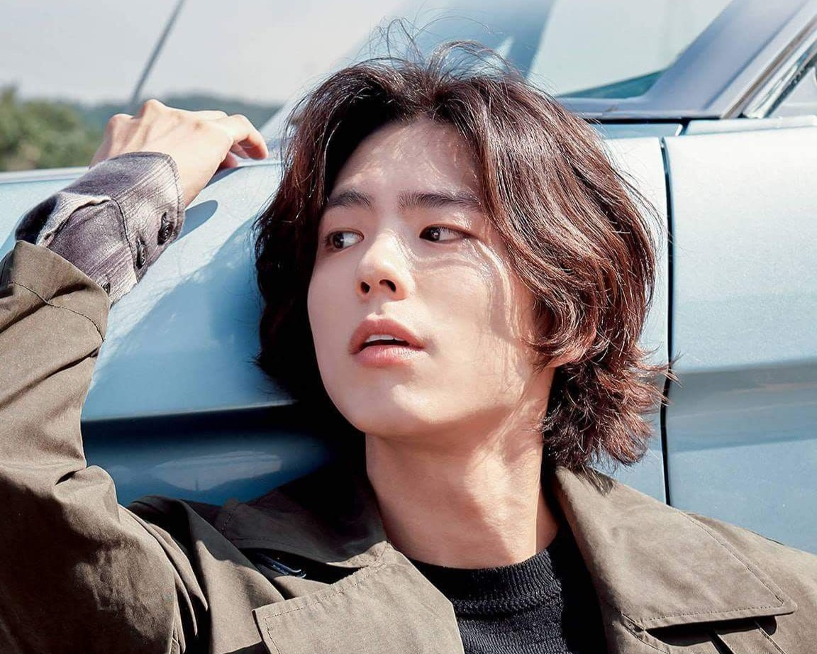 Park Bo Gum tạo kiểu tóc layer dài lãng tử