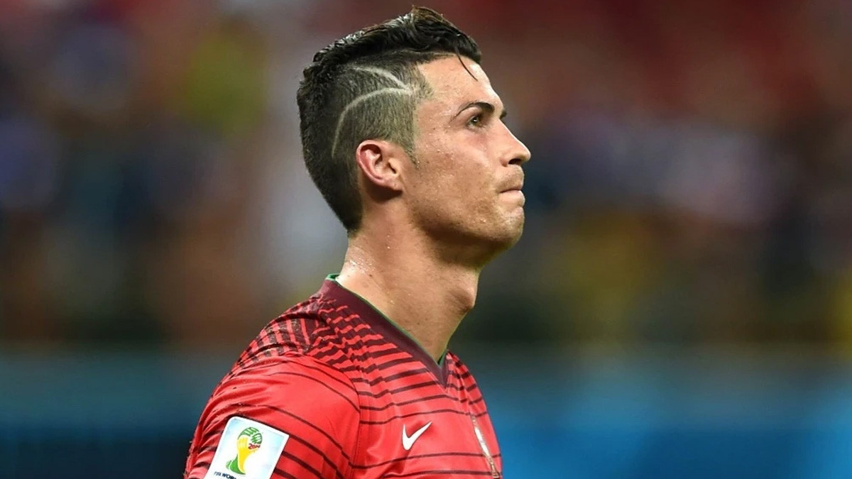 Ronaldo thu hút mọi ánh nhìn với những mẫu tóc độc đáo